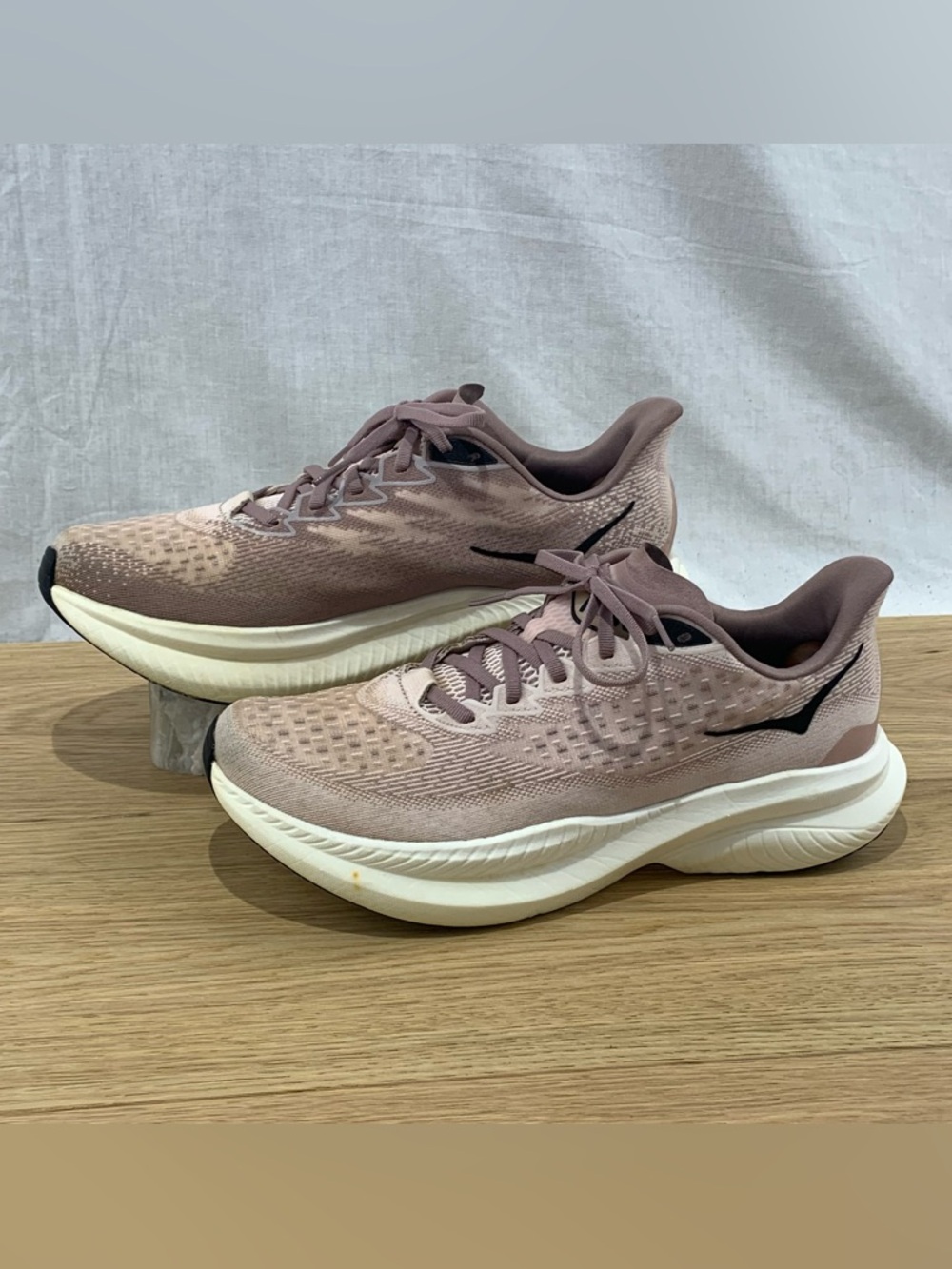Hoka One One Mach 6 Women’s Size 10 B Cosmic Pearl Quartz Running Shoes